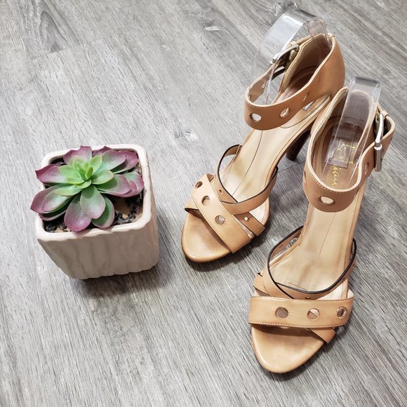 Cole Haan * Beige Perforated Ankle Strap Heels 7.5 - Picture 2 of 12